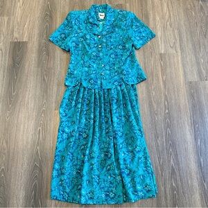 Vintage Leslie Fay Women's Pleated Skirt & Blouse Set in Blue Floral Print sz S